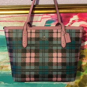 Beautiful Blue and Purple plaid Coach Purse!